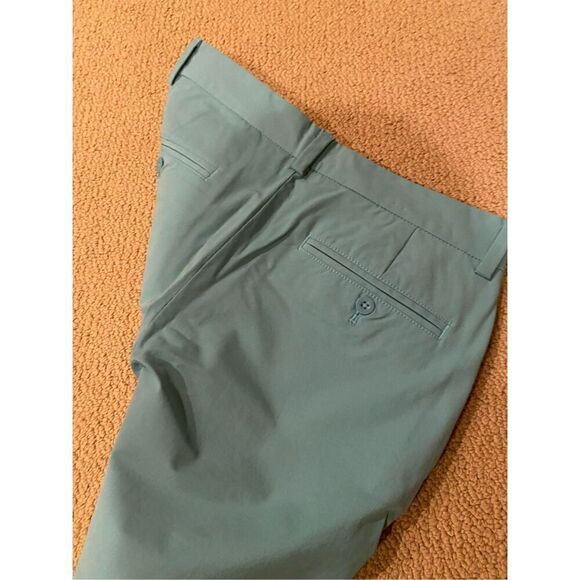 Vineyard vines on the go performance shorts size 28 - Picture 6 of 6